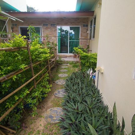 Nu Phuket Airport Residence Bagian luar foto