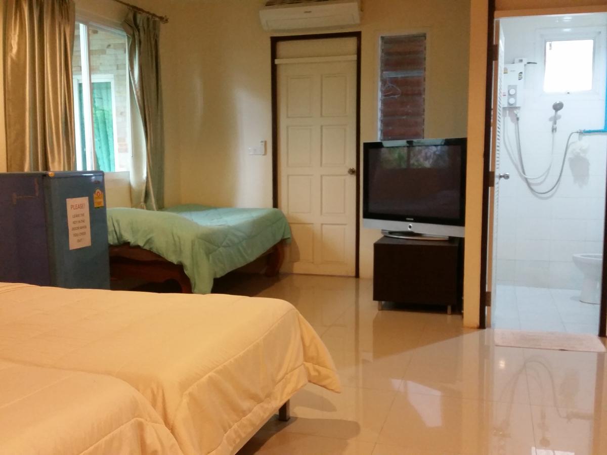 Nu Phuket Airport Residence Bagian luar foto