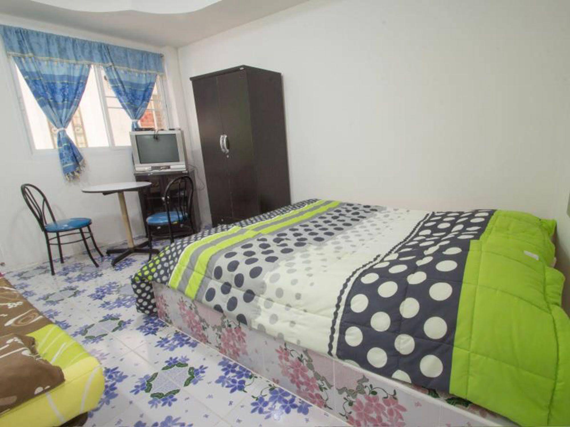 Nu Phuket Airport Residence Bagian luar foto
