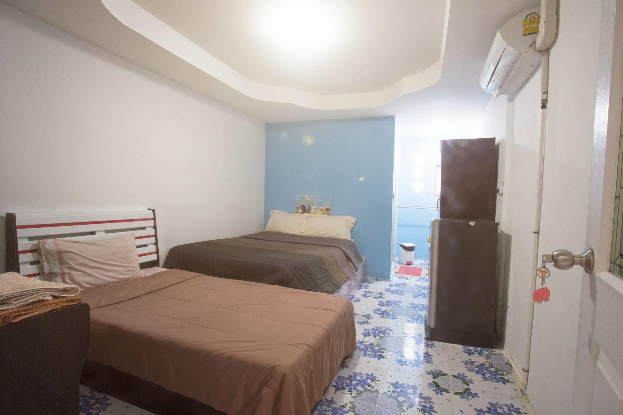 Nu Phuket Airport Residence Bagian luar foto