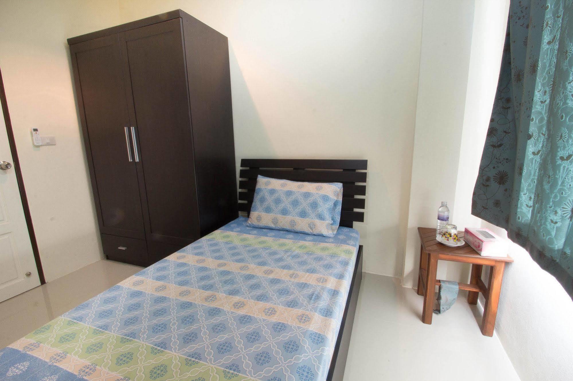 Nu Phuket Airport Residence Bagian luar foto