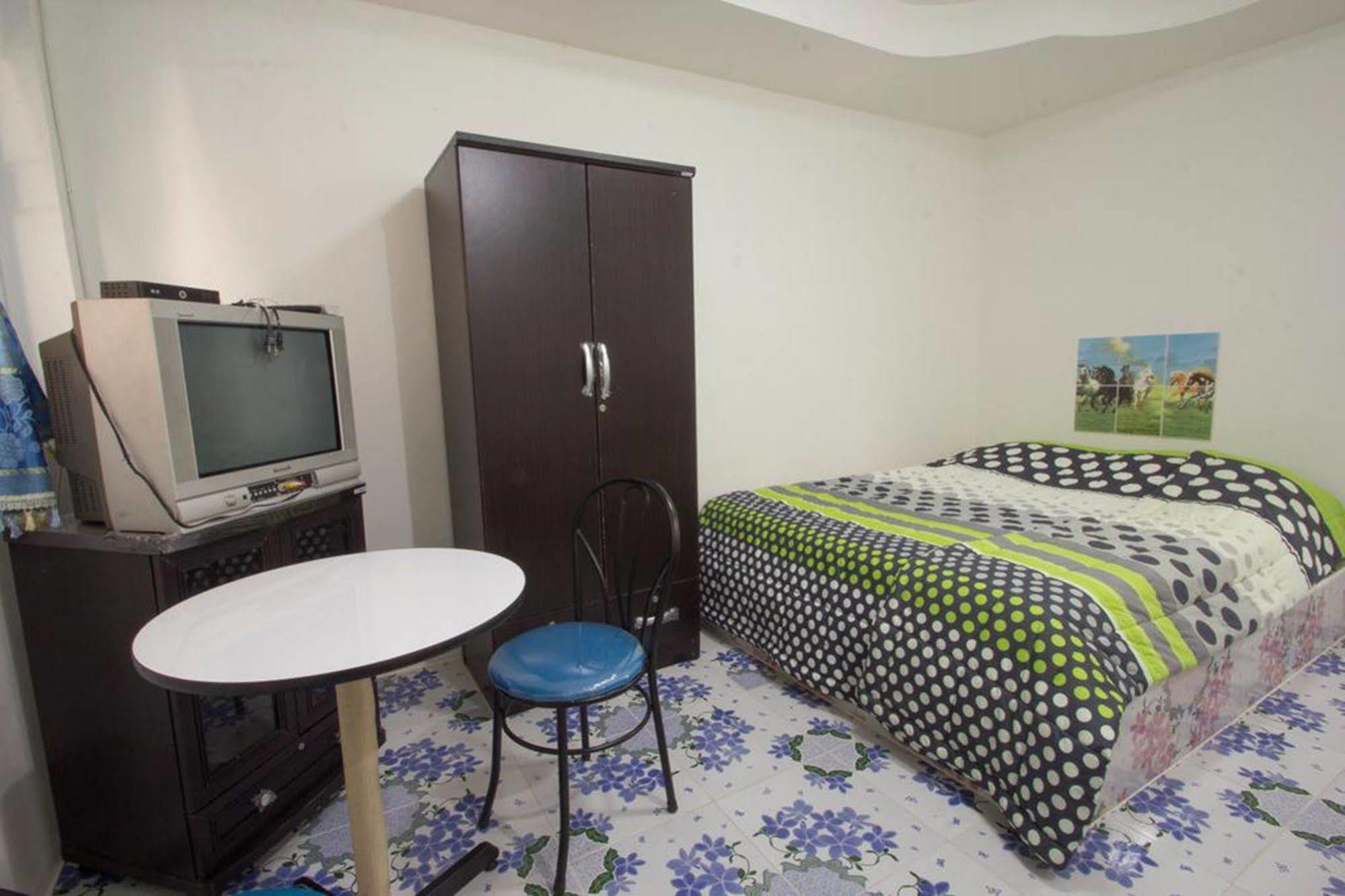 Nu Phuket Airport Residence Bagian luar foto