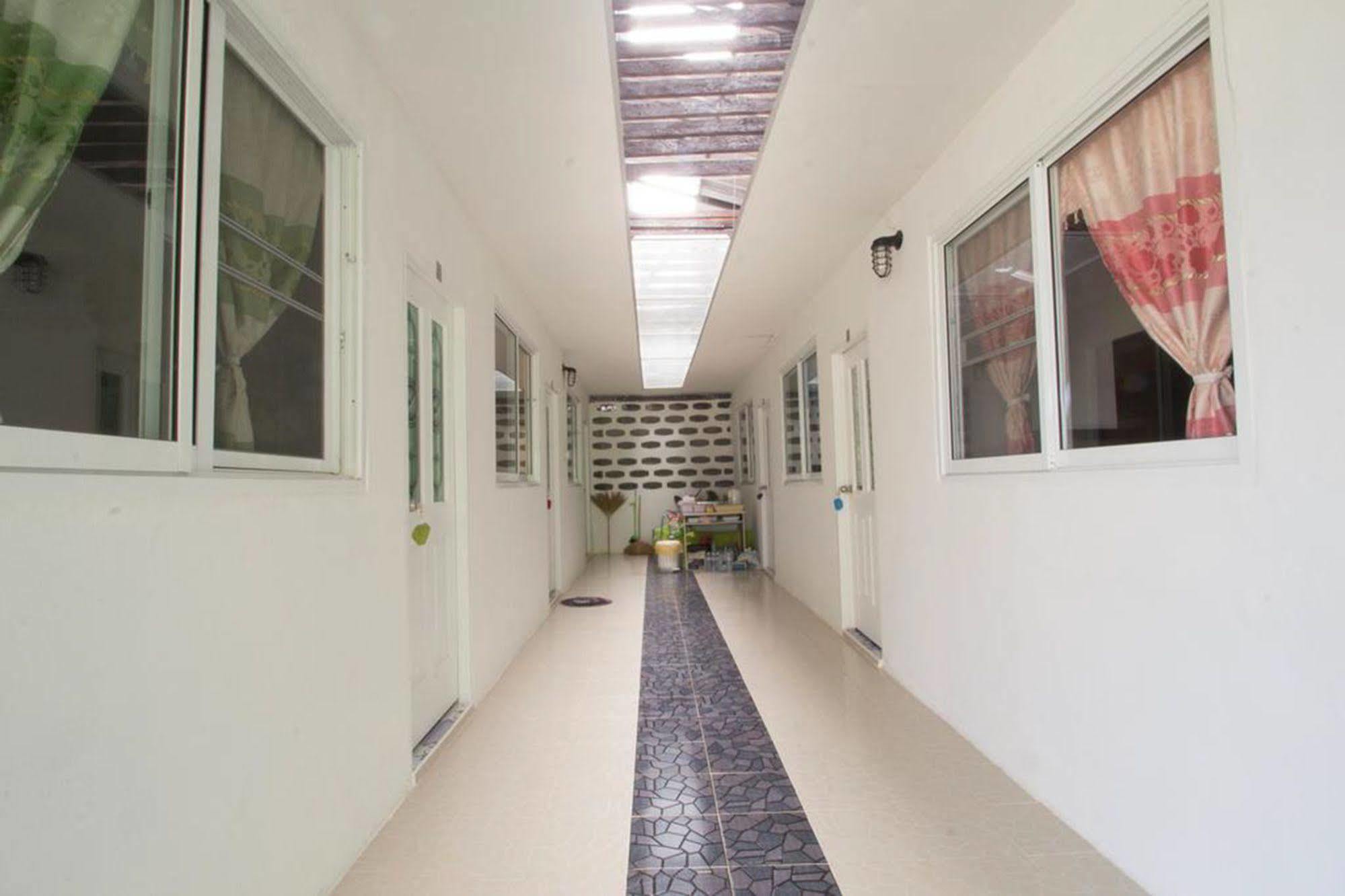 Nu Phuket Airport Residence Bagian luar foto