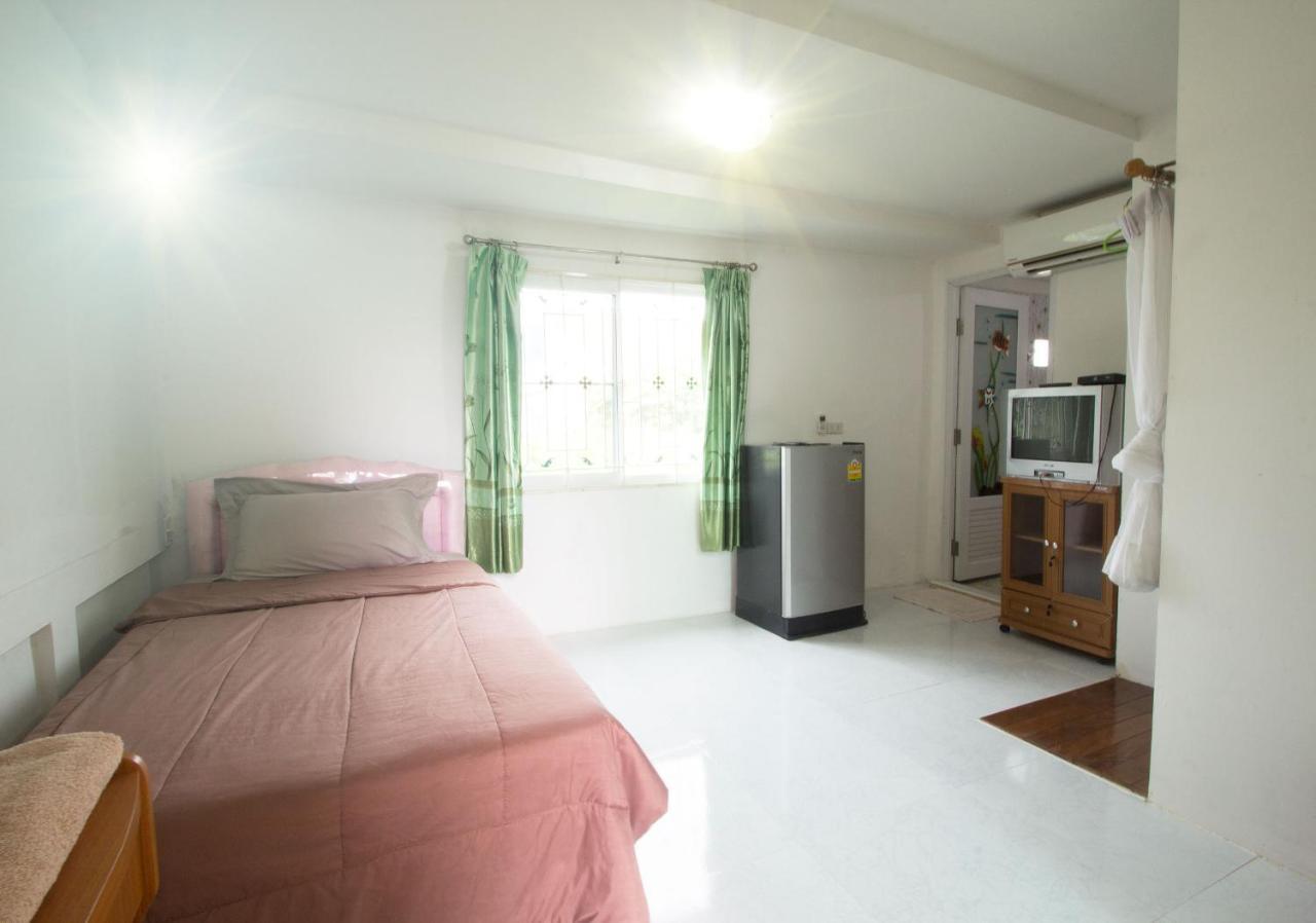Nu Phuket Airport Residence Bagian luar foto